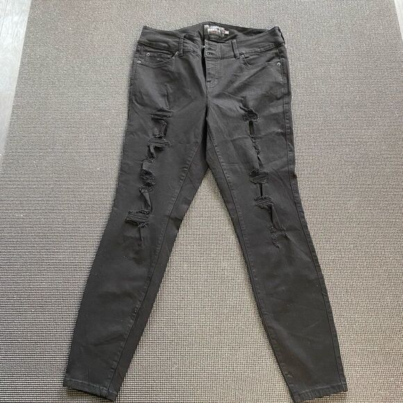 #110 TORRID black distressed skinny jeans - Picture 4 of 9